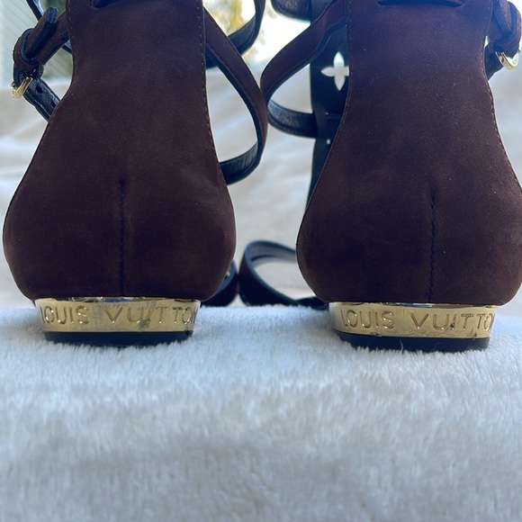 LOUIS VUITTON Sandal - Picture 8 of 15